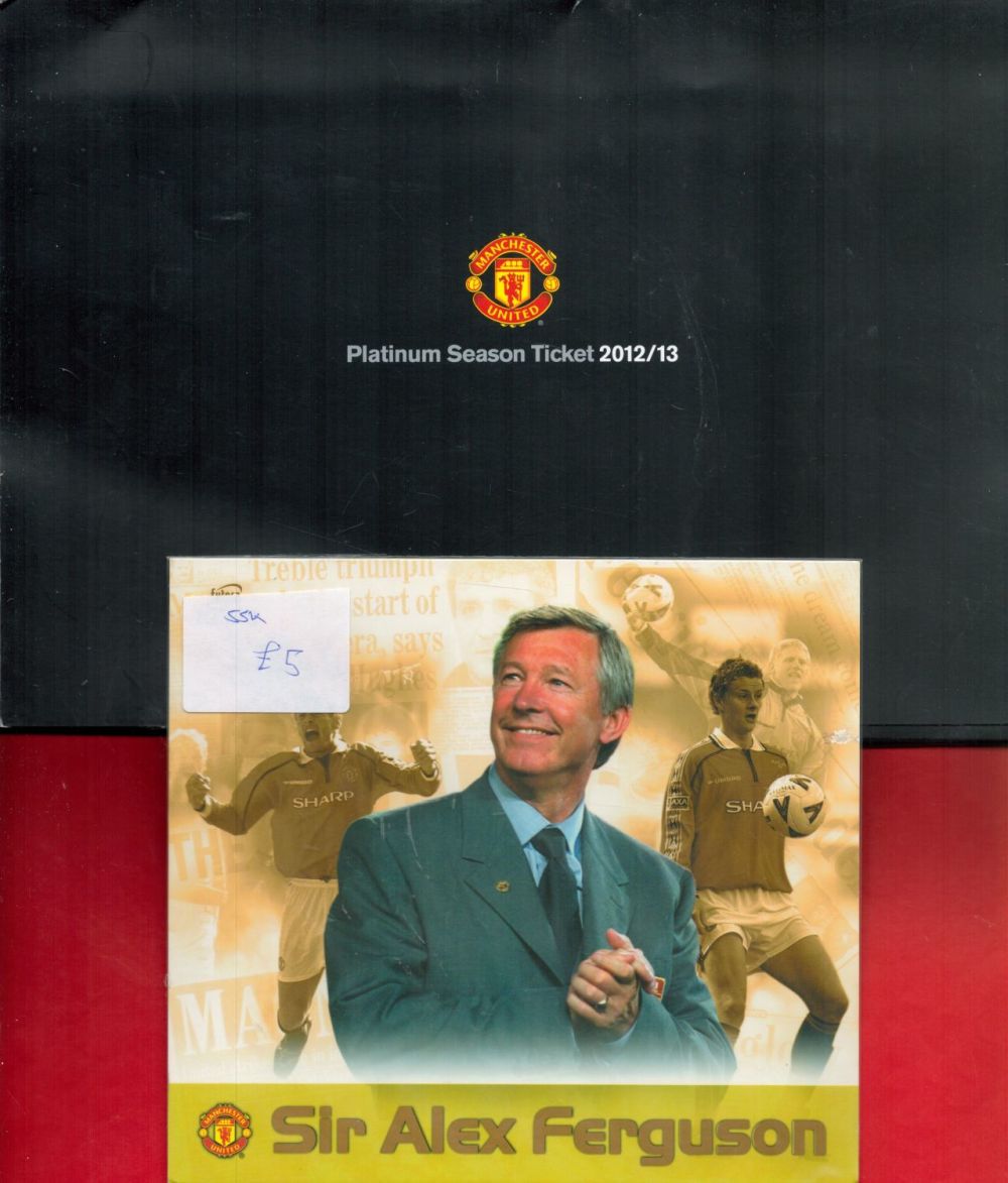 Lot 418: 10 x Vintage Manchester United Official Football Programmes...