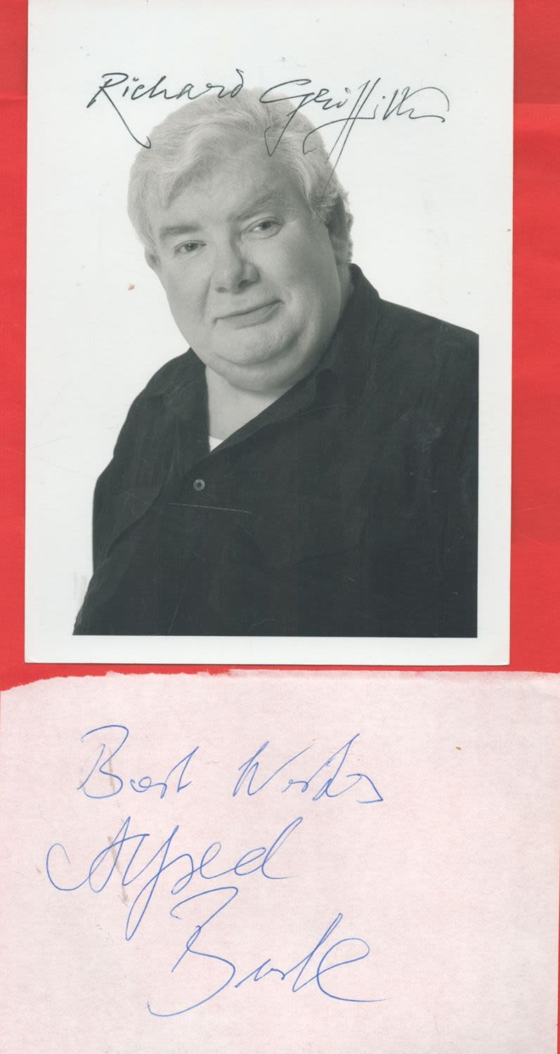 Lot 75: Harry Potter collection Richard Griffiths signed 7x5 black...