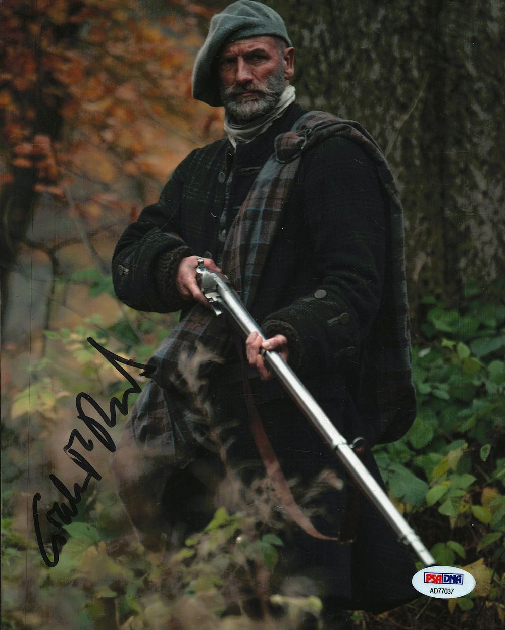 Lot 201: Graham Mctavish signed 10x8inch colour photo. Good condition....