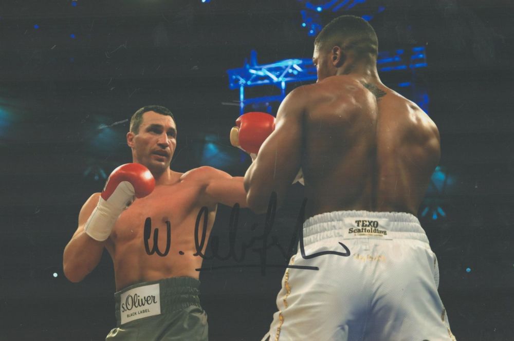 Lot 103: Wladimir Klitschko signed 12x8 colour photo. Wladimir Wladimirowitsch...