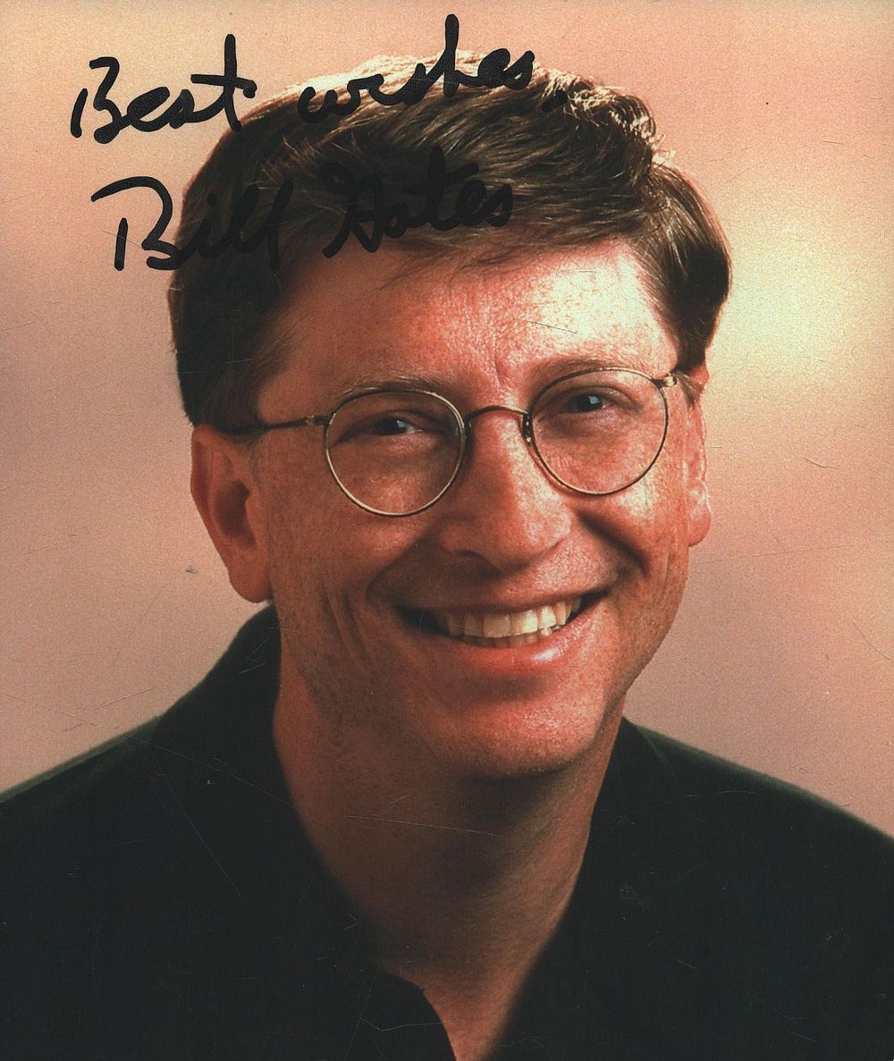 Lot 511: Bill Gates signed 7x5 inch Colour Photo. Good...