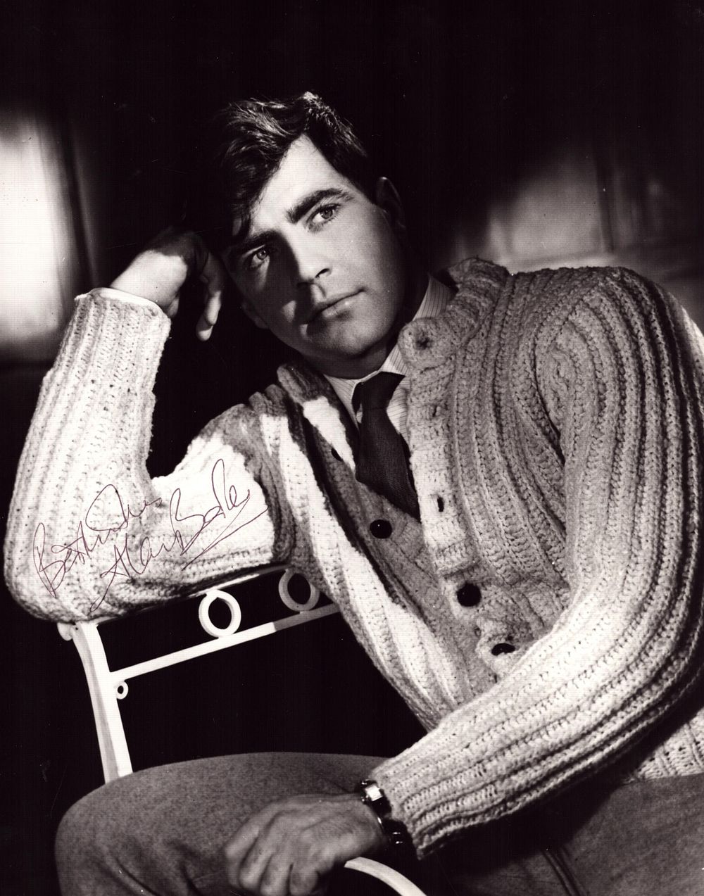 Lot 153: ALAN BATES (1934-2003) Actor signed 8x10 Photo. Good...