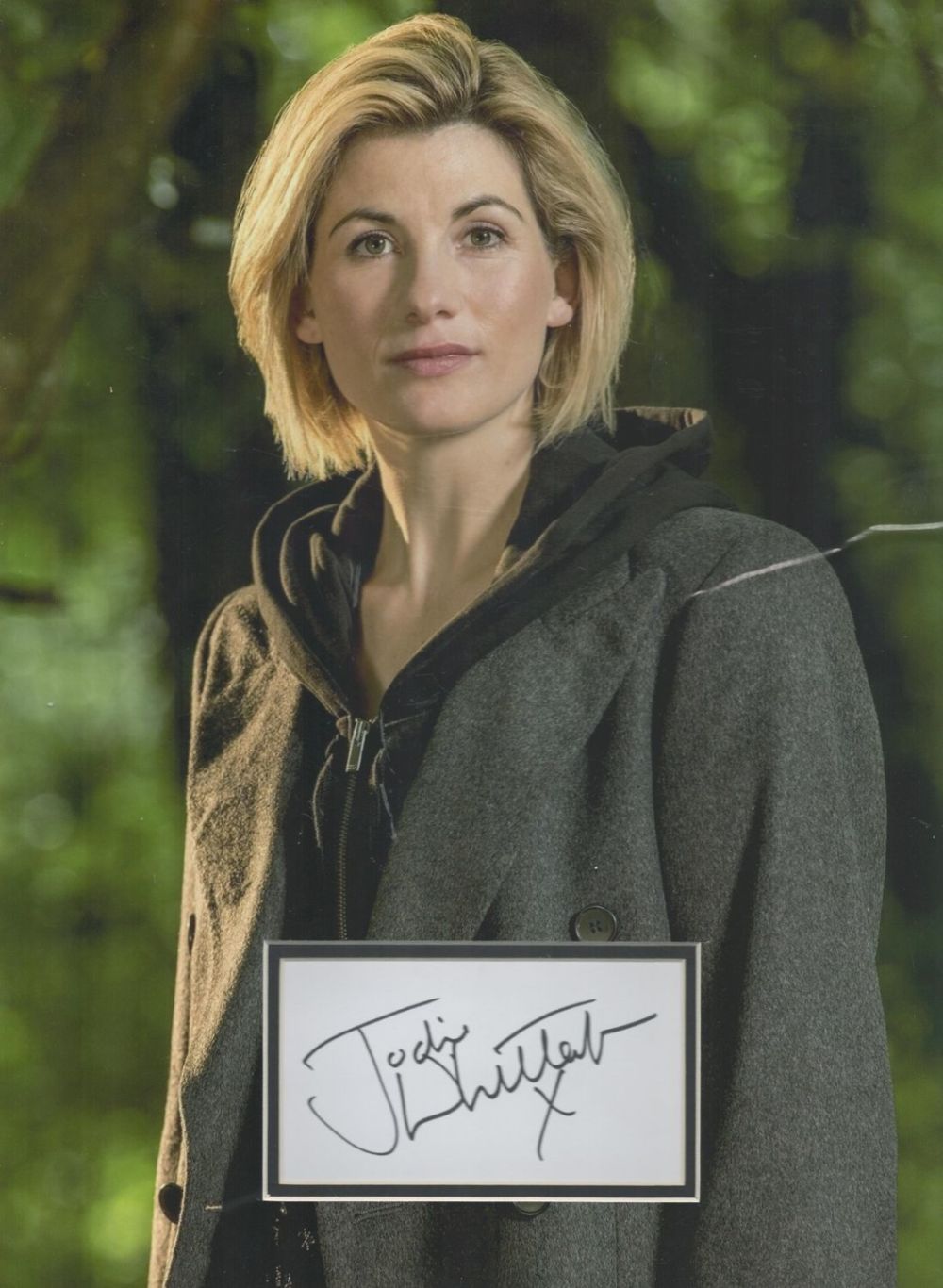 Lot 255: Jodie Whittaker 16x12 mounted Dr Who signature display...