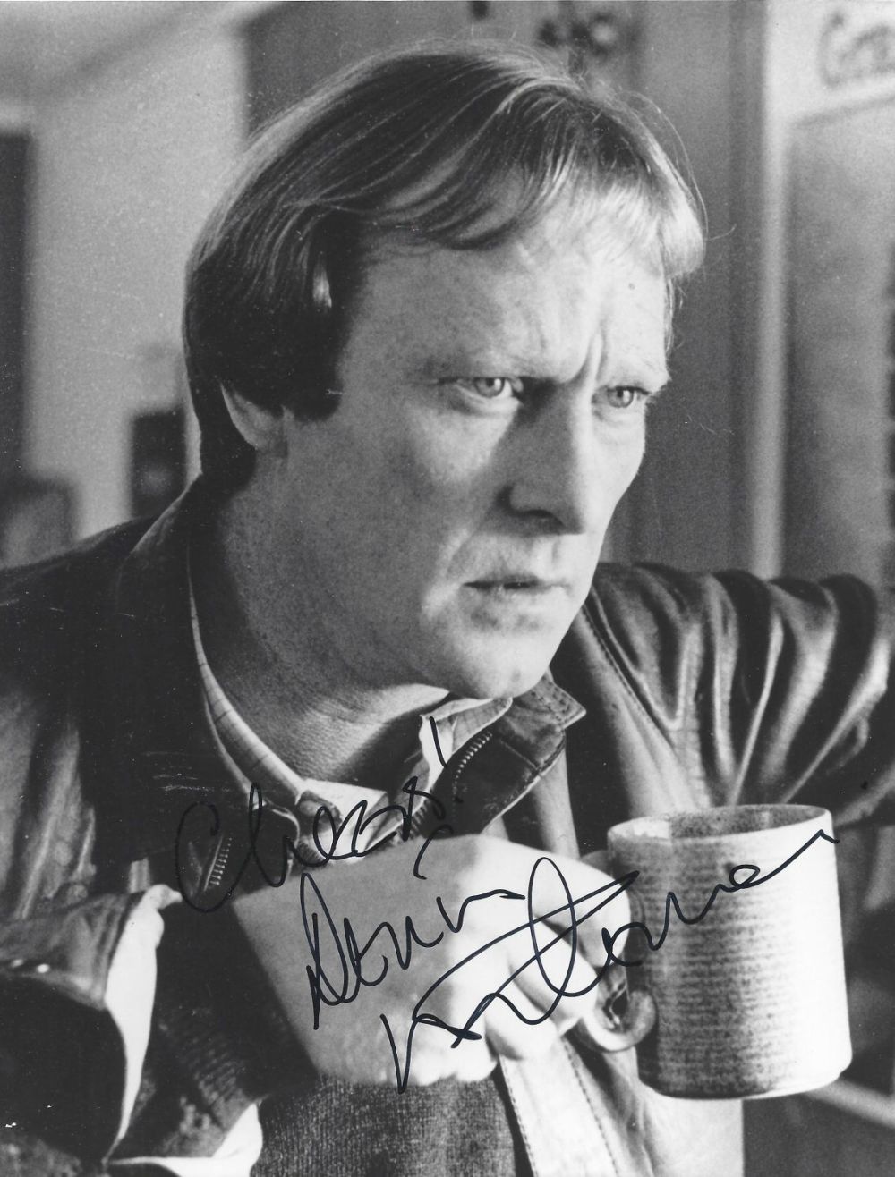 Lot 286: Dennis Waterman signed 10x8 black and white photo....