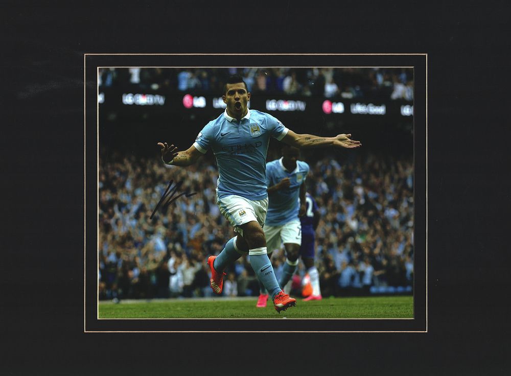 Lot 356: Football Sergio Agüero signed 12x8 inch colour photo...