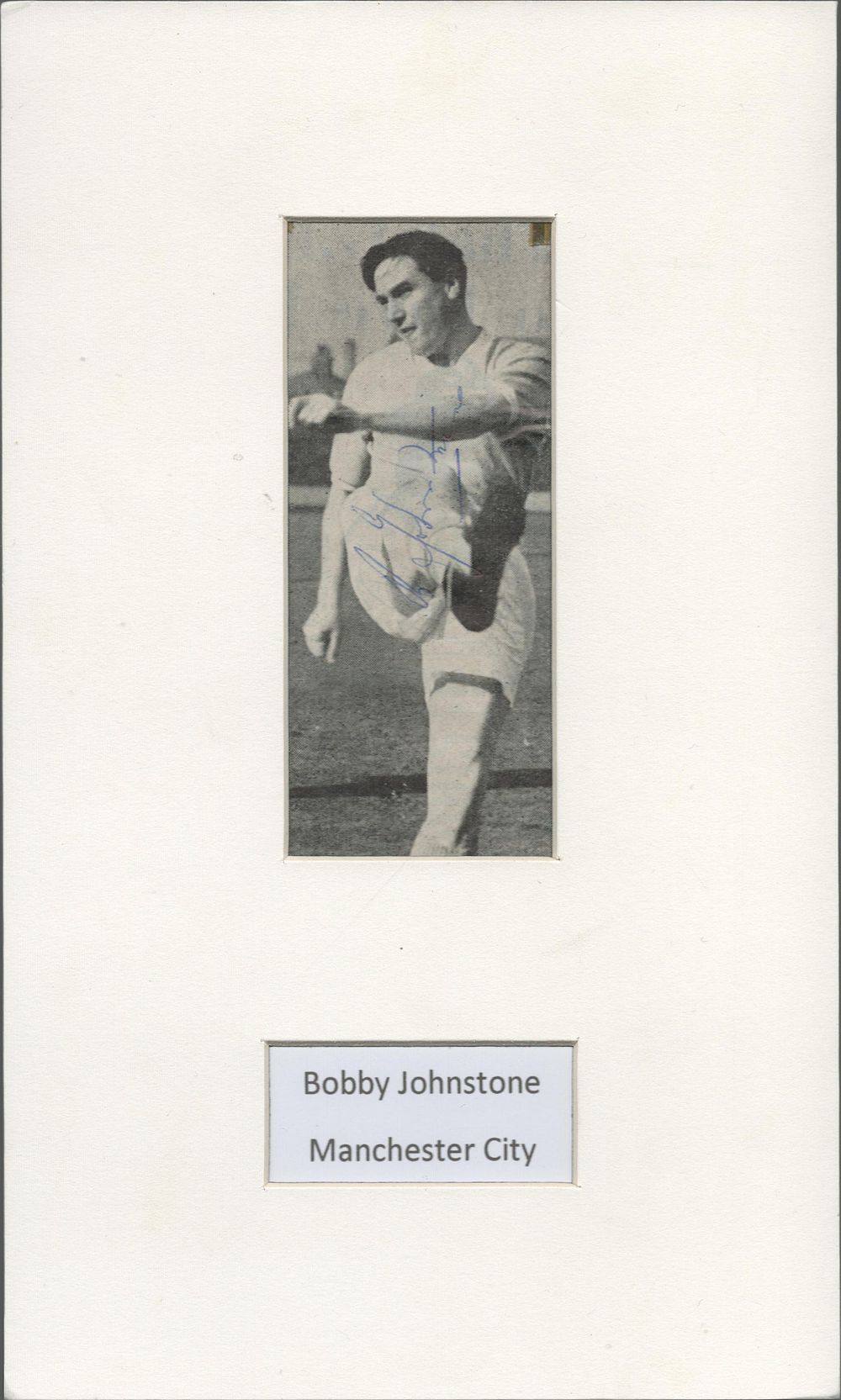 Lot 398: Bobby Johnstone signed black and white newspaper photo....