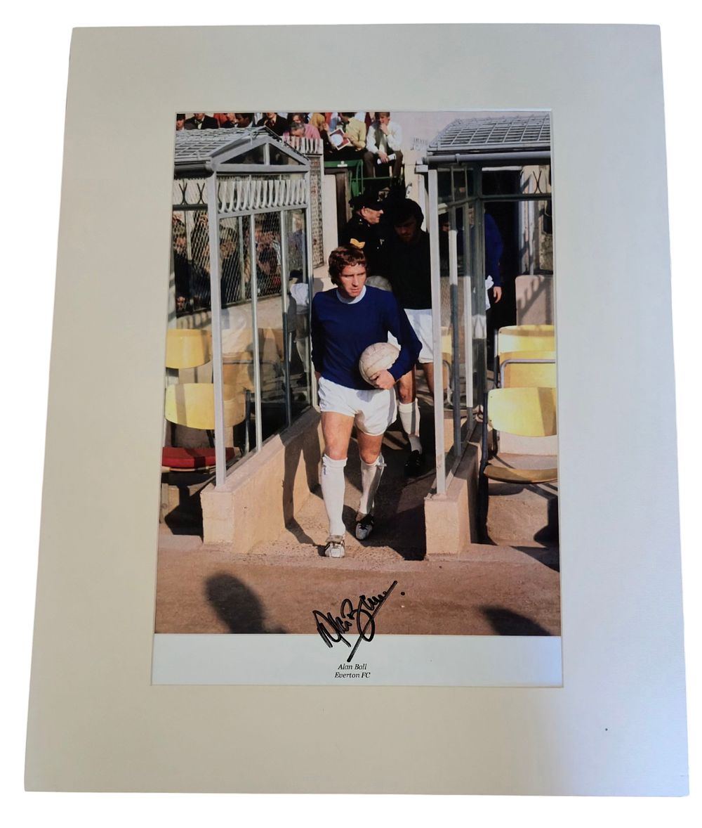Lot 401: Alan Ball signed colour photo. Mounted to approx...