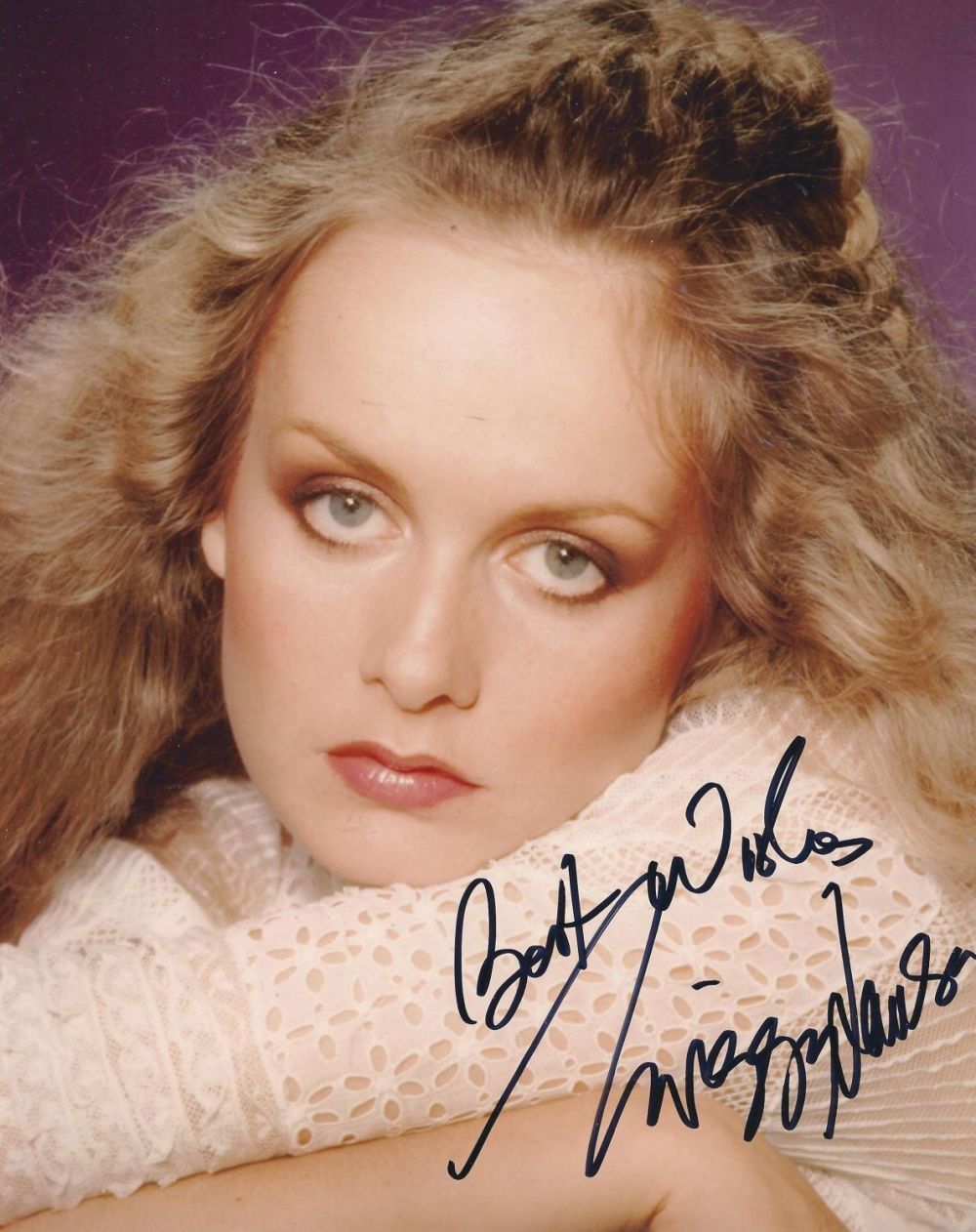 Lot 311: Twiggy Lawson signed 10x8 colour photo. Good condition...