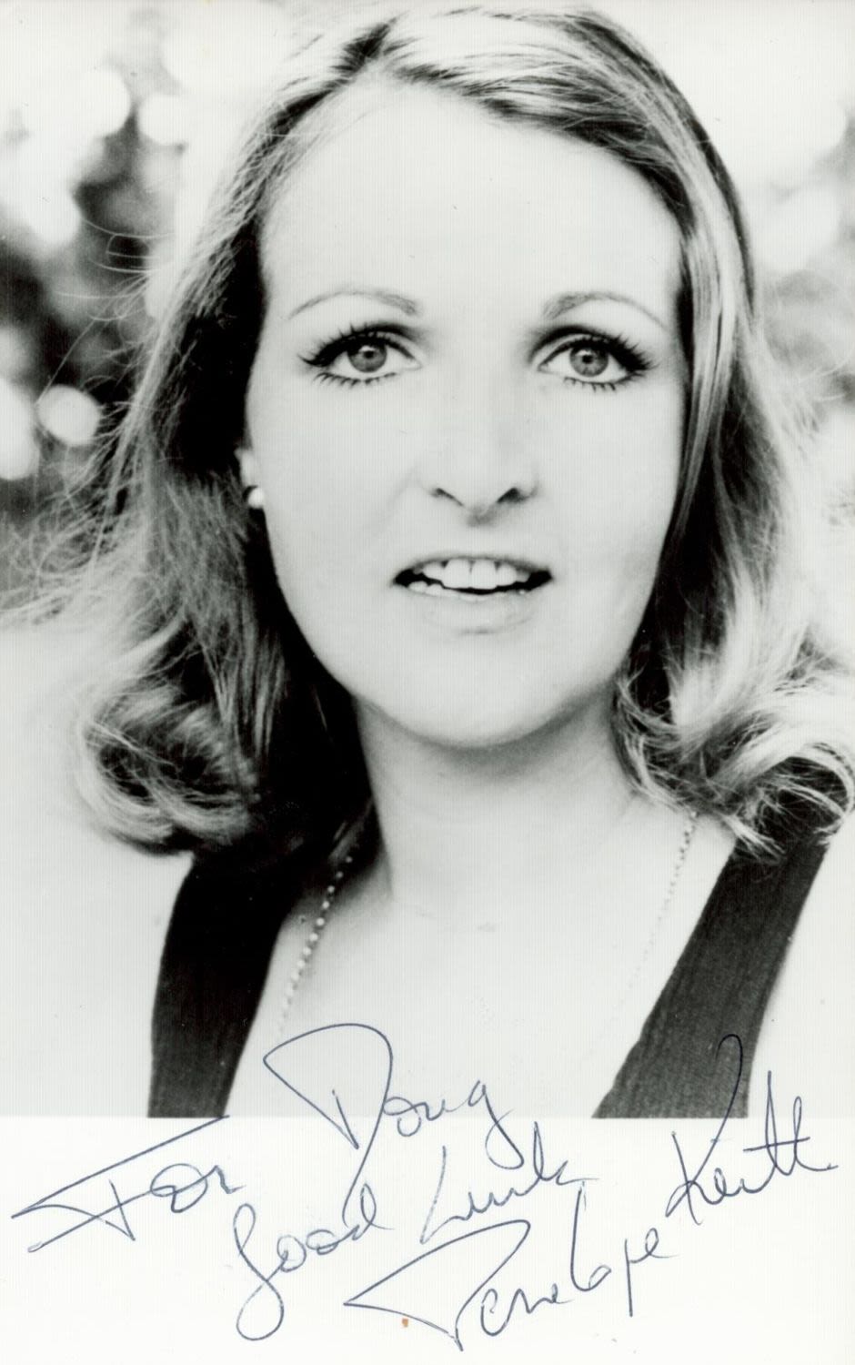 Lot 269: English Actress Dame Penelope Keith DBE Signed 5....