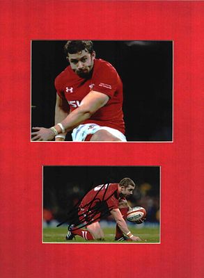 Leigh Halfpenny signed colour photo. Mounted and framed with 1 other colour photo. Measures