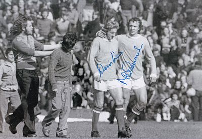Autographed MANCHESTER CITY 1974 - B/W photo measuring 12 x 8, depicting Manchester City's MIKE