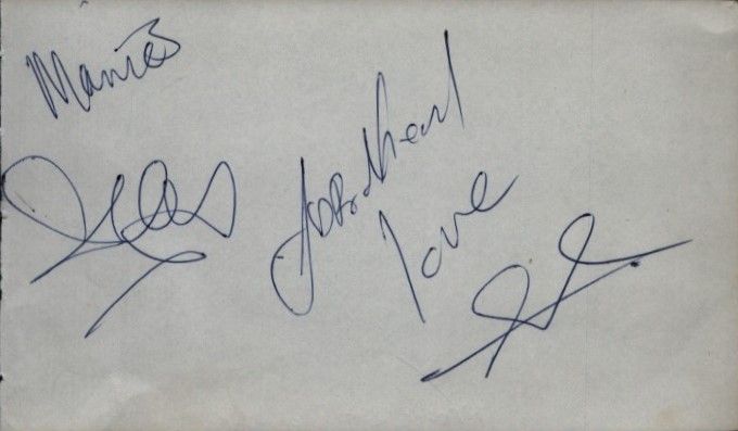 Lot 230: Manic Street Preachers signed album page. Good condition....