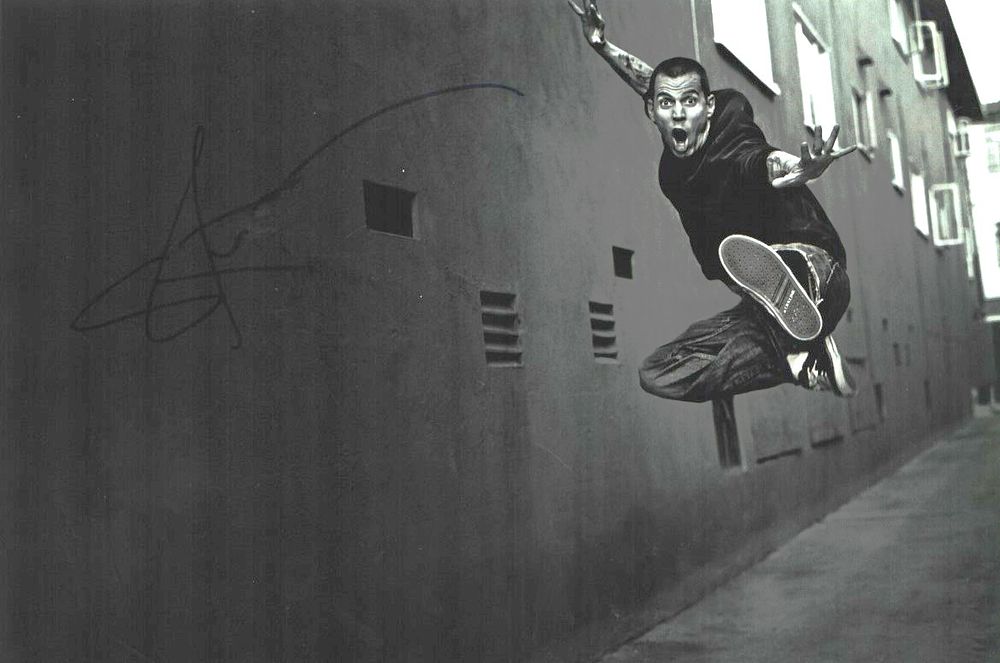 Lot 301: Steve O signed 10x8inch black and white photo....