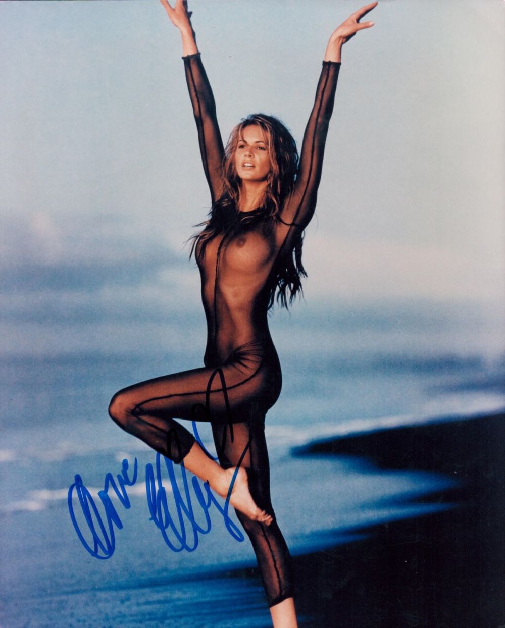 Lot 750: Australian Actress and Model Elle Macpherson Signed 10x8...