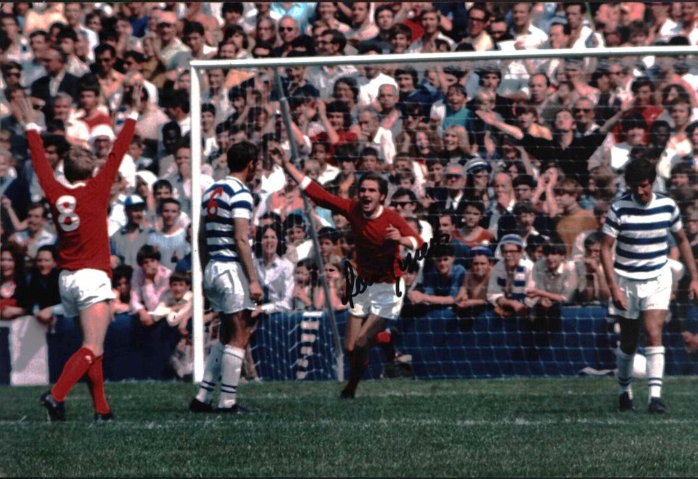 Lot 234: PAUL EDWARDS signed Manchester United 8x12 Photo. Good...