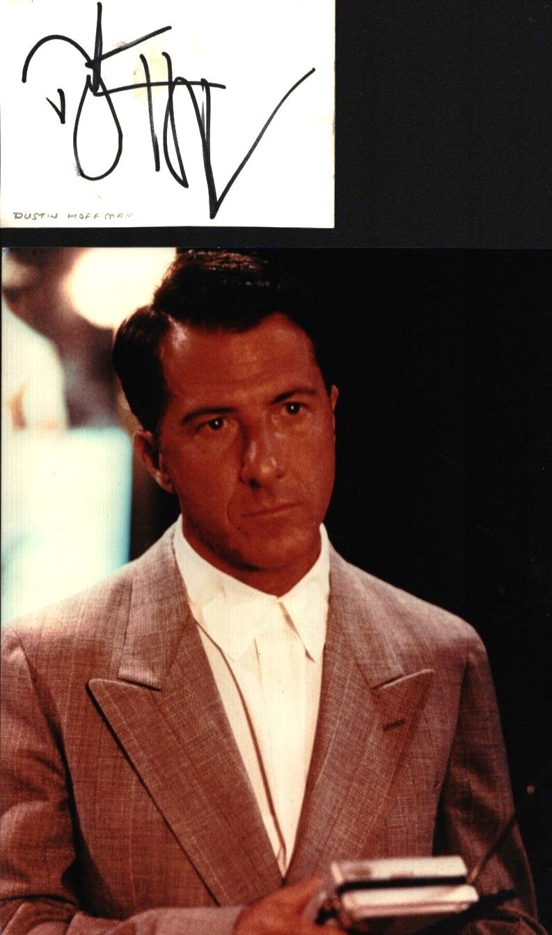 Lot 242: DUSTIN HOFFMAN Actor signed card with Photo. Good...