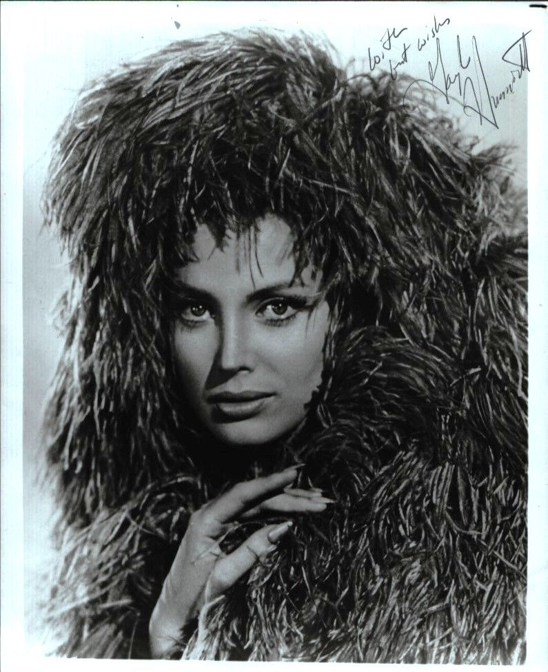 Lot 244: GAYLE HUNNICUTT (1943-2023) Actress signed 8x10 Photo. Good...