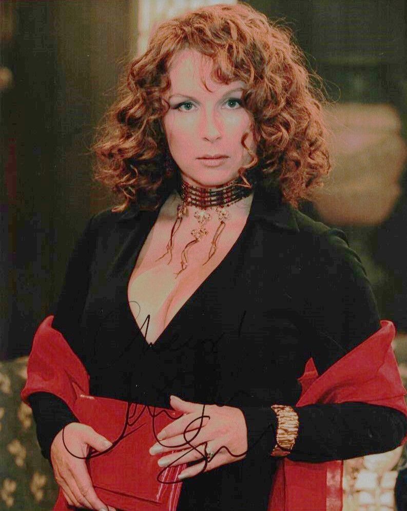 Lot 261: JENNIFER SAUNDERS Actress signed Ab Fab 8x10 Photo....