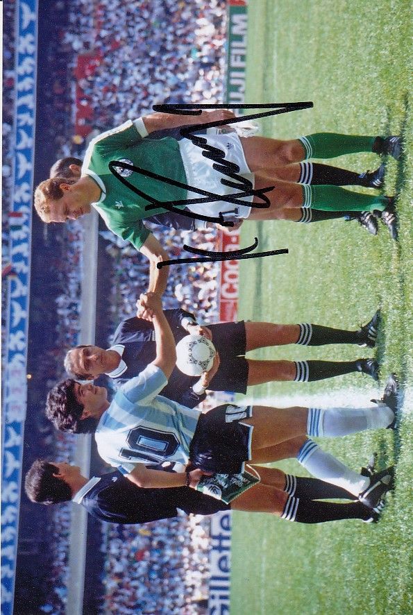Lot 274: Autographed KARL-HEINZ RUMMENIGGE 6 x 4 Photo :...