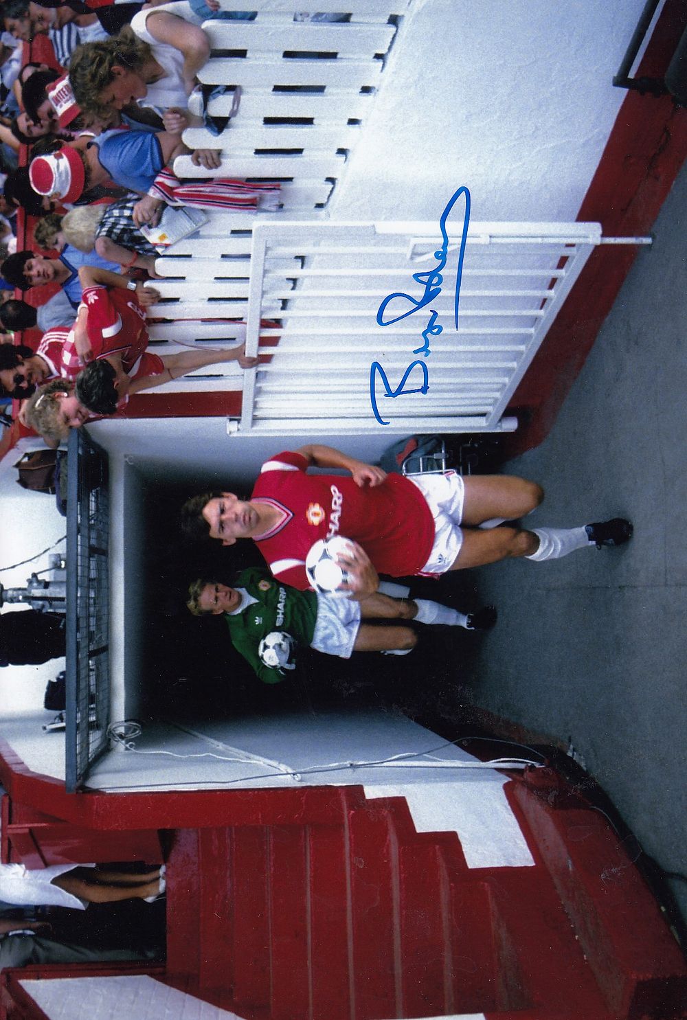 Lot 288: Autographed BRYAN ROBSON 12 x 8 Photo :...