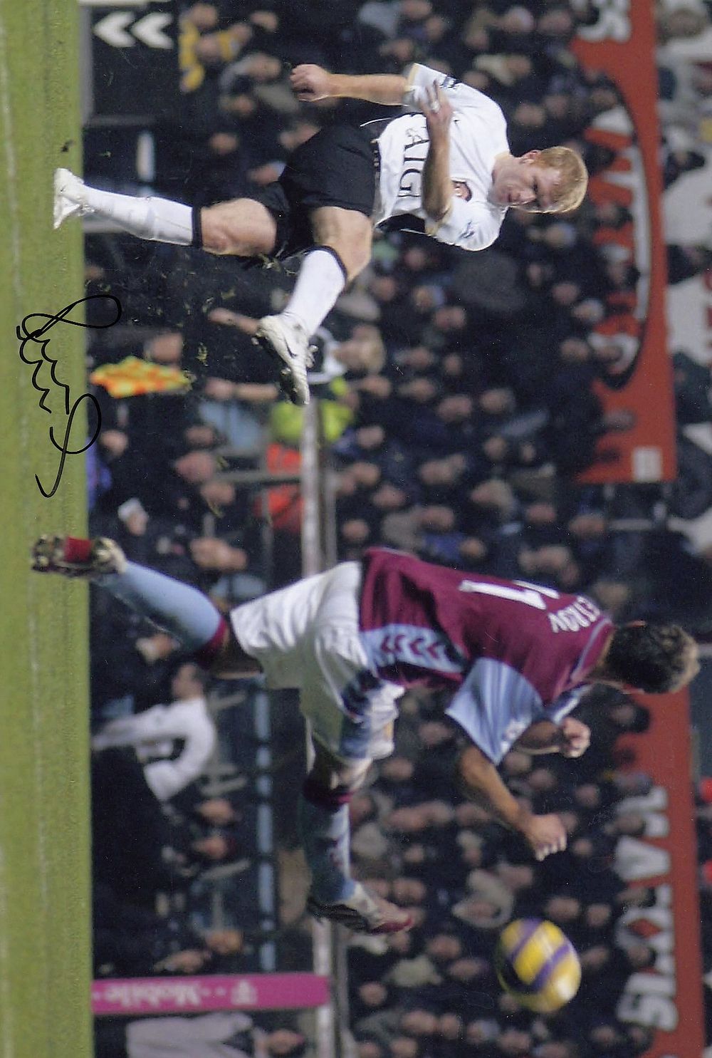Lot 290: Autographed PAUL SCHOLES 12 x 8 Photo :...