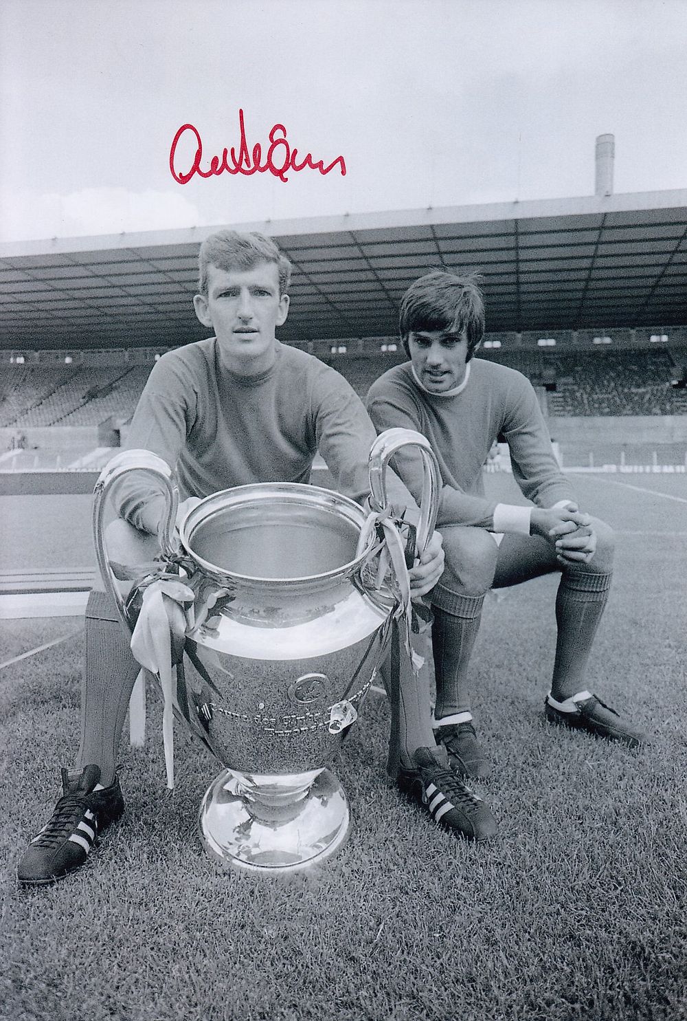 Lot 293: Autographed ALEX STEPNEY 12 x 8 Photo :...
