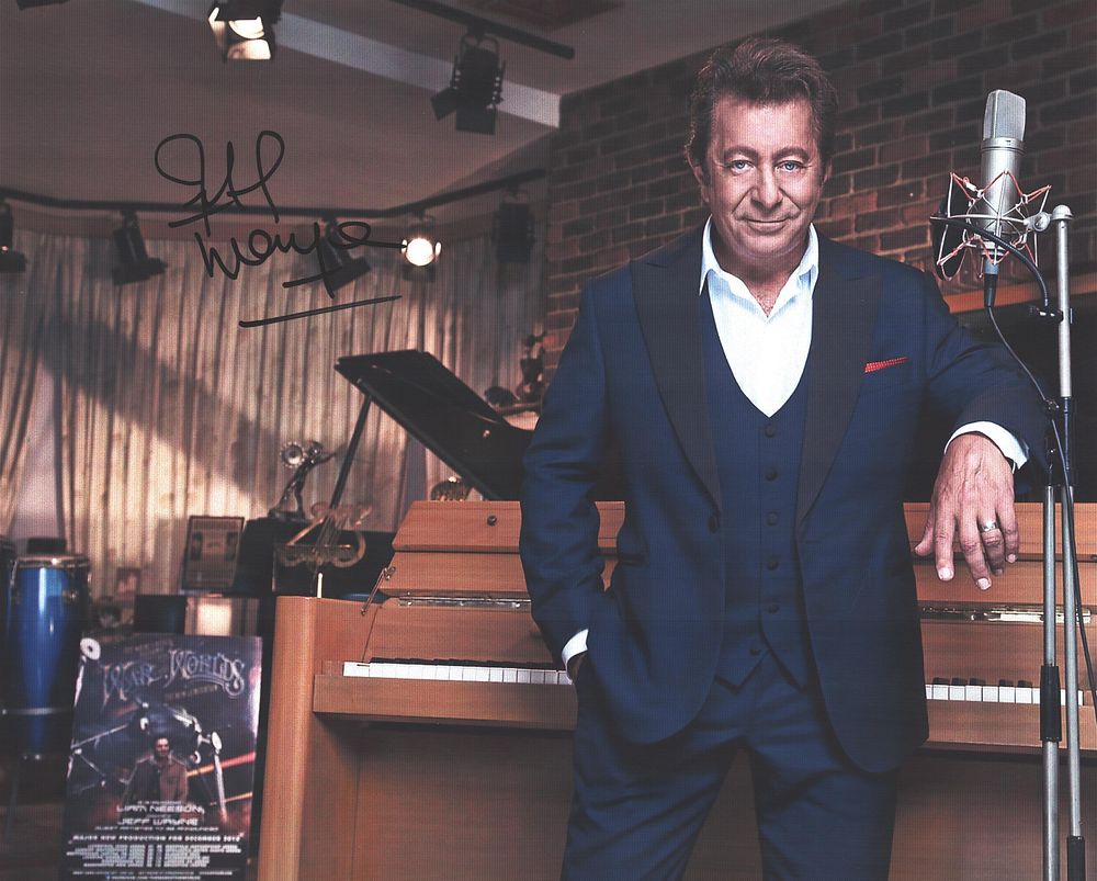 Lot 445: Jeff Wayne signed 10x8inch colour photo. Good condition....