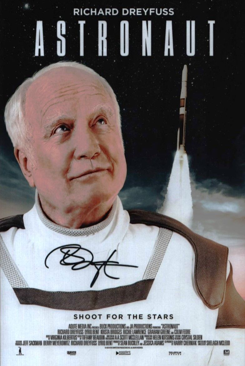 Lot 458: Richard Dreyfuss signed 12x8inch colour photo. Good condition....