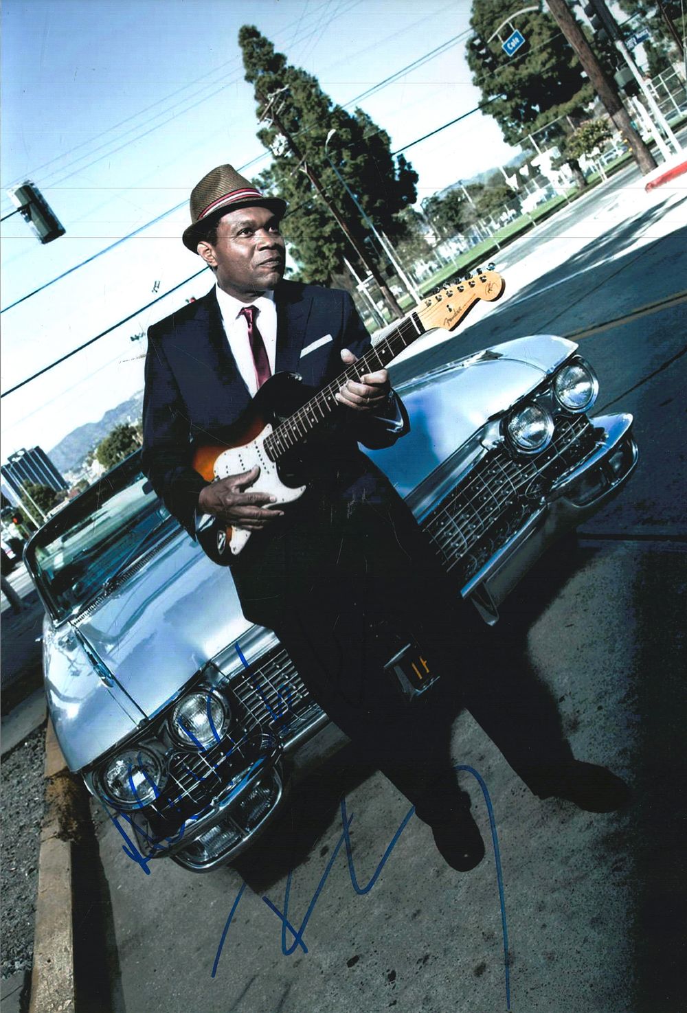 Lot 475: Robert Cray signed 12x8 inch colour photo. 'American...