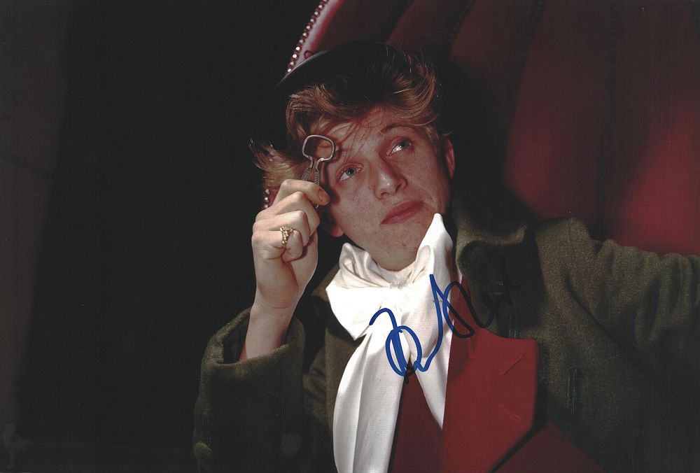 Lot 165: TOMMY STEELE Singer signed 8x12 Photo.