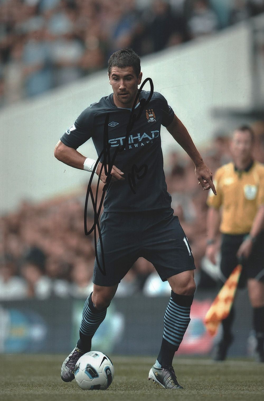 Lot 186: ALEXSANDER KOLAROV signed 8x12 Manchester City Photo