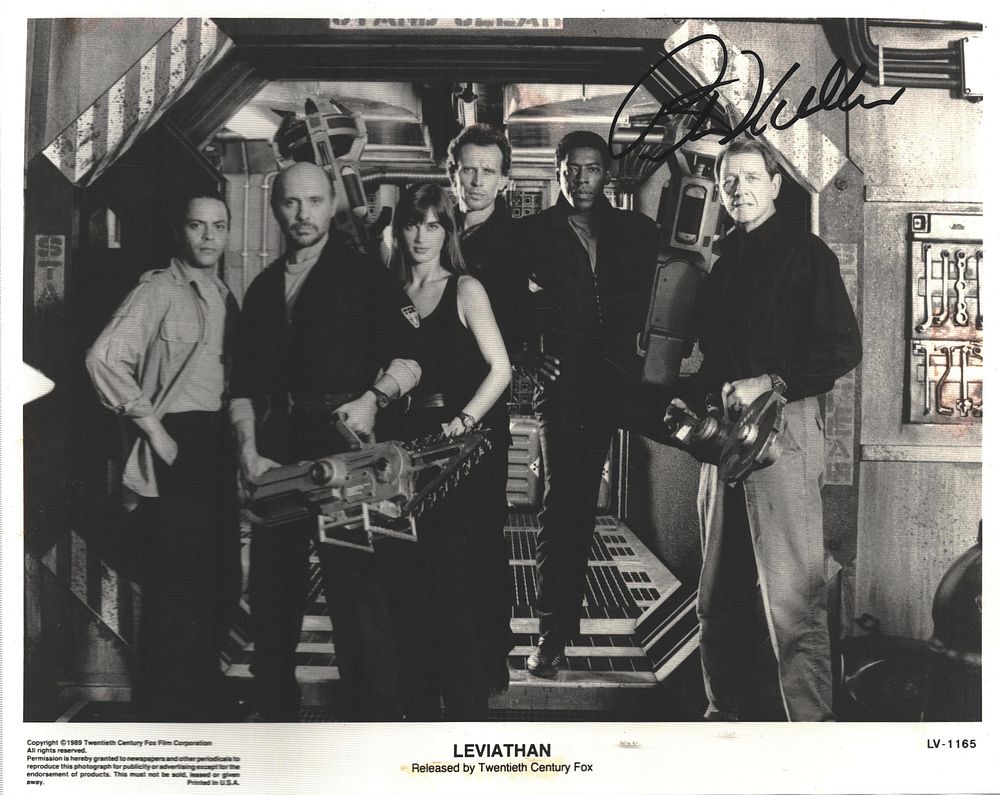 Lot 198: PETER WELLER Actor signed ‘Leviathan’ 8x10 Promo Photo