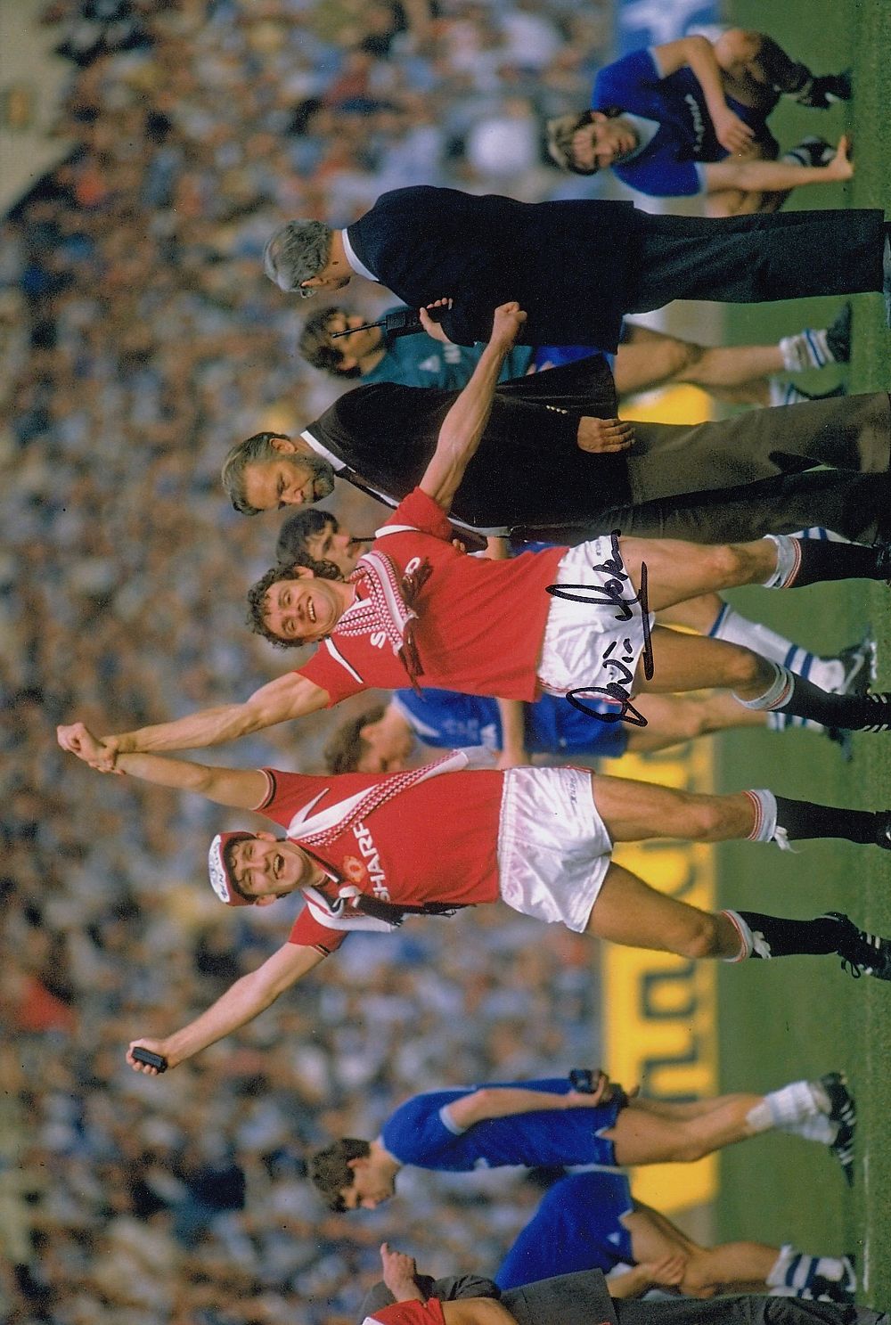 Lot 263: Autographed MAN UNITED 12 x 8 Photograph 1985...