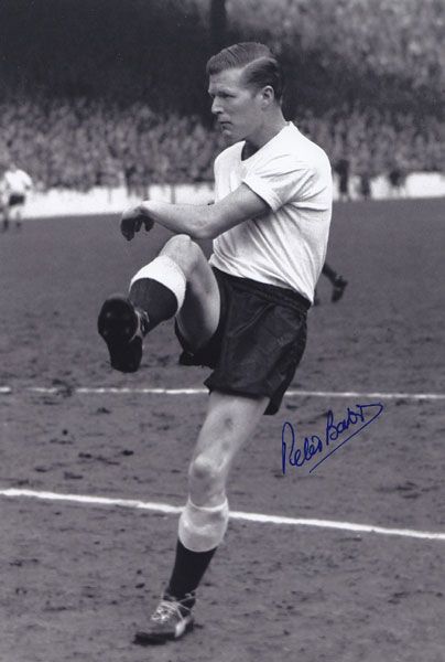 Lot 313: Autographed TOTTENHAM 12 x 8 Photograph 1961 PETER...