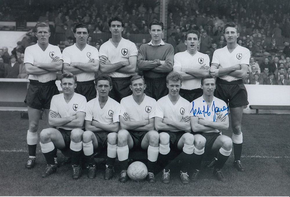 Lot 317: Autographed TOTTENHAM 12 x 8 Photograph 1959 CLIFF...