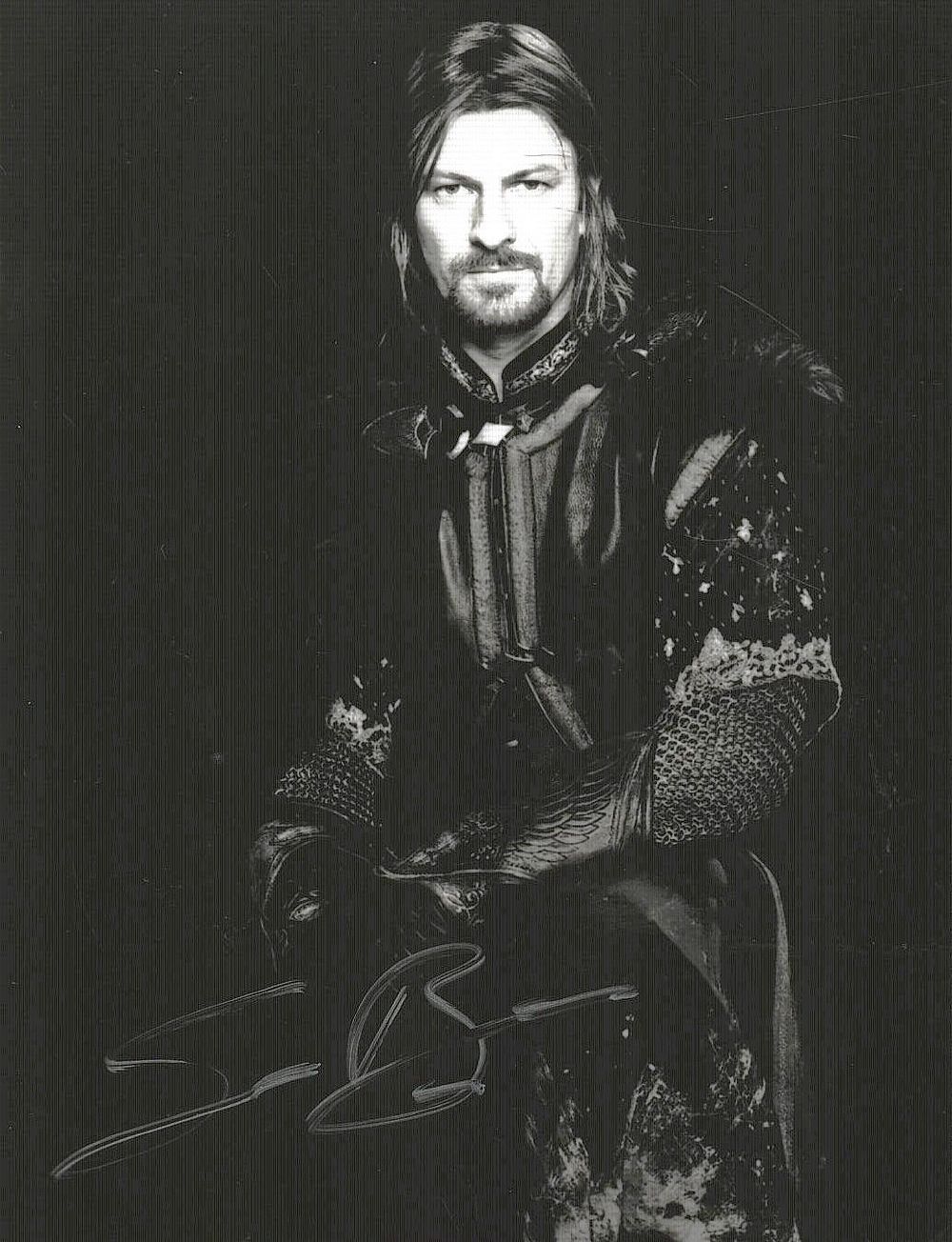 Lot 383: Sean Bean signed 4x3inch black and white photo.