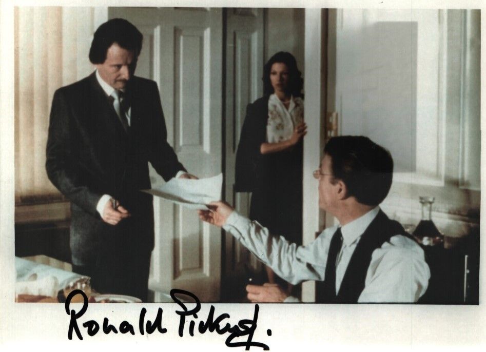 Lot 416: Ronald Pickup signed 10x8 inch colour photo.