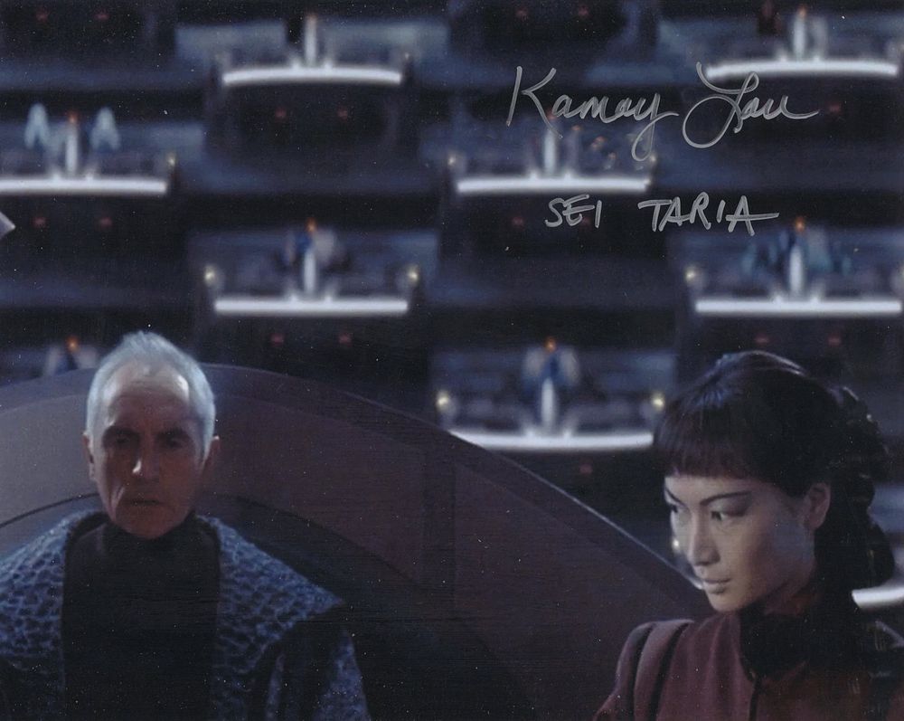 Lot 495: Star Wars The Phantom Menace colour 8x10 photo...