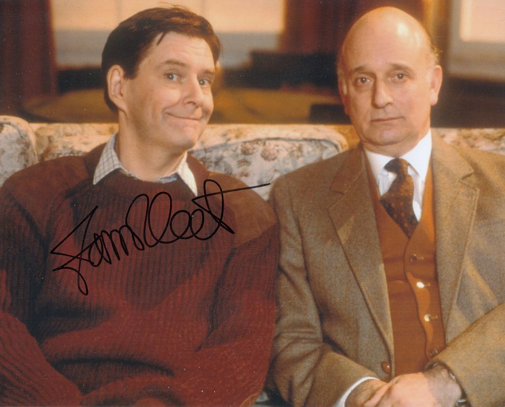 Lot 575: The Vicar of Dibley colour 8x10 TV comedy...