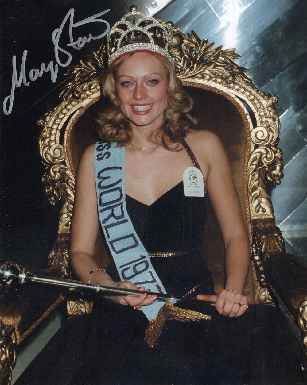 Lot 646: 1977 Miss World and former wife of George...