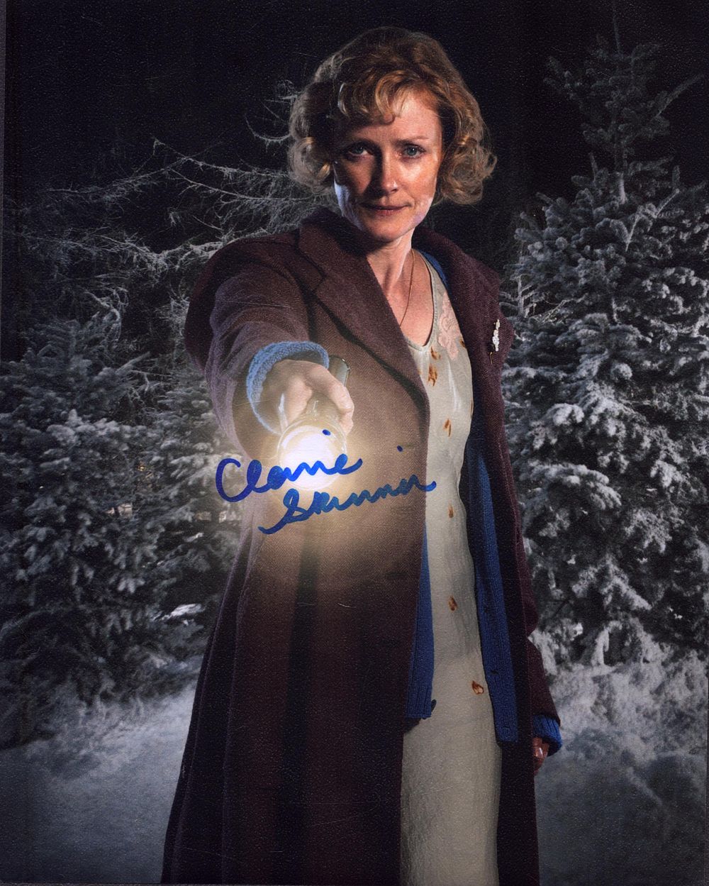 Lot 380: Claire Skinner signed 10x8inch colour photo.
