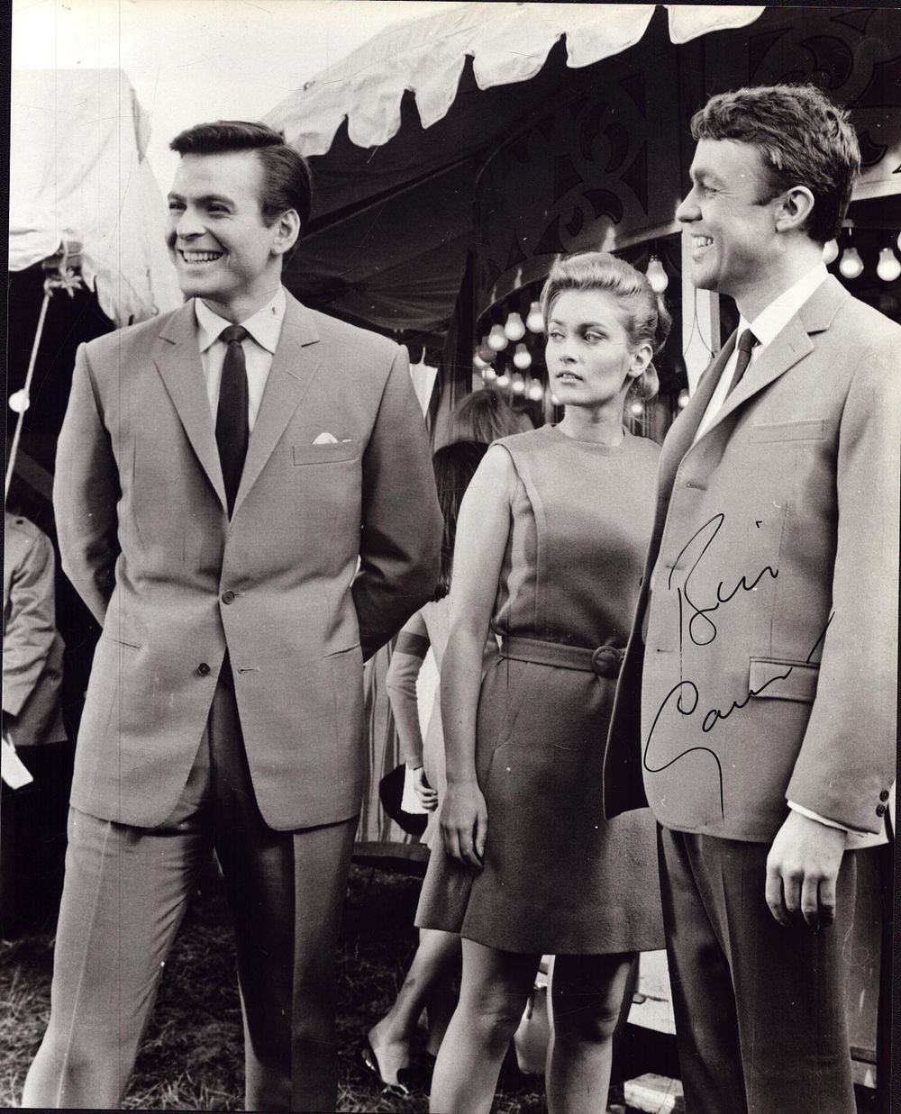 Lot 389: William Gaunt signed 10x8inch black and white photo.