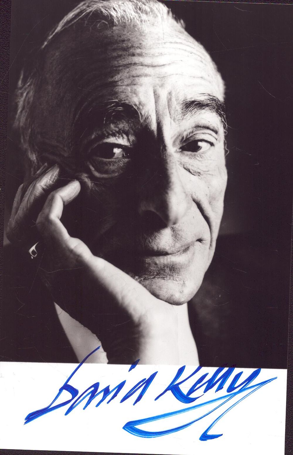 Lot 161: DAVID KELLY (1929-2012) Irish Actor signed Photo. Good...