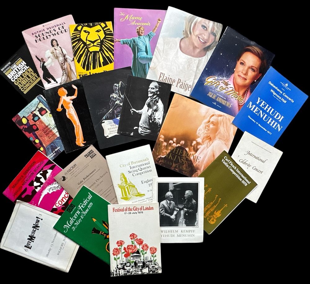 Lot 304: Entertainment programme and Souvenir collection. The Mame 1969...