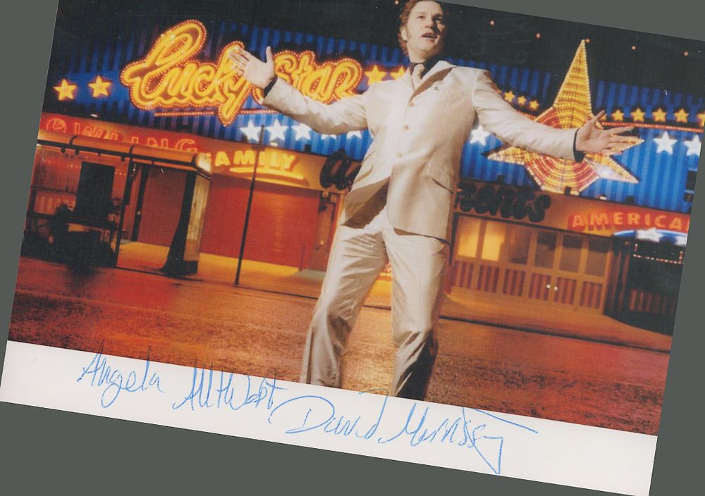 Lot 336: David Morrisey signed 7x5 inch colour photo. Good...