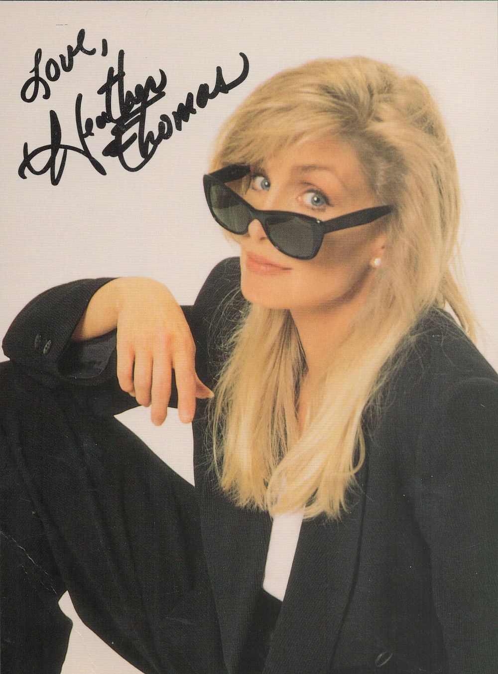 Lot 339: Heather Thomas signed 7x5 inch colour photo. Dedicated....