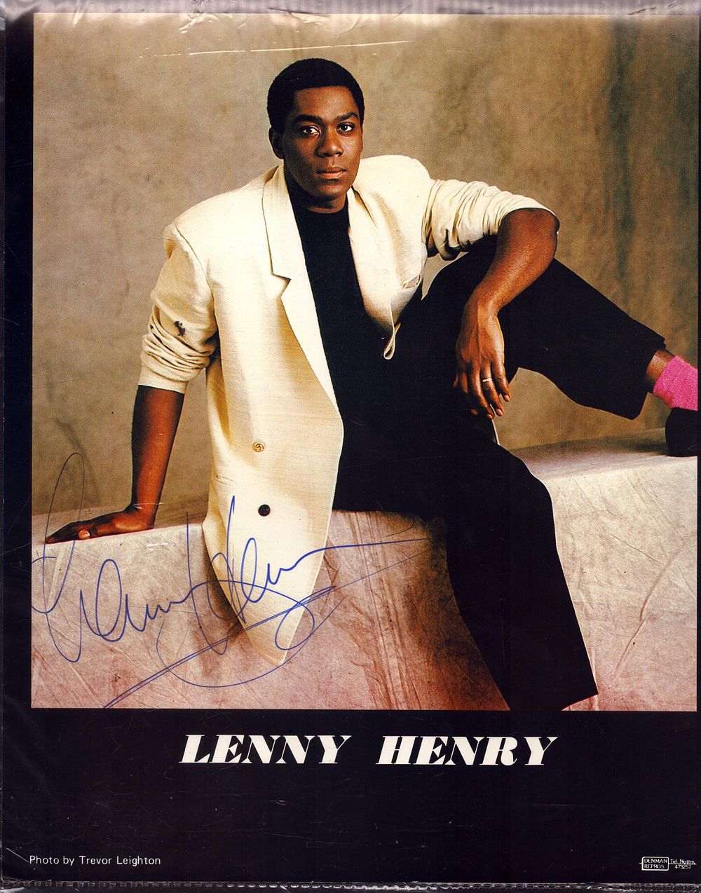 Lot 621: Lenny Henry signed 10x8inch colour photo. Good condition....