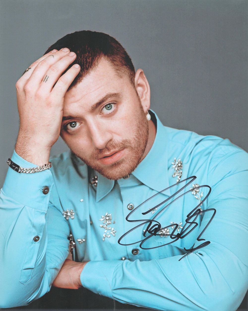 Lot 185: Sam Smith signed 10x8inch colour photo.