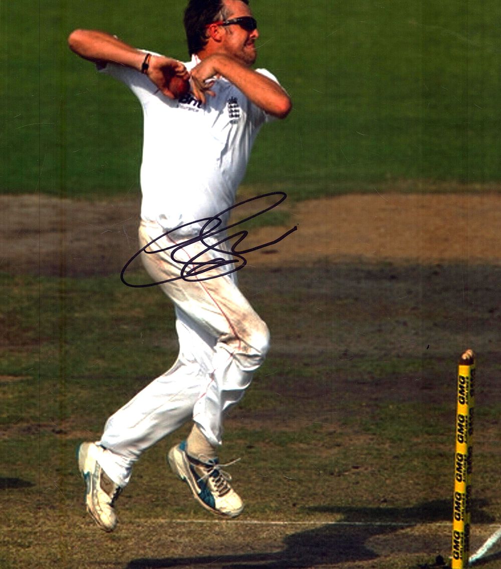 Lot 254: Graeme Swan signed 10x8inch colour photo.