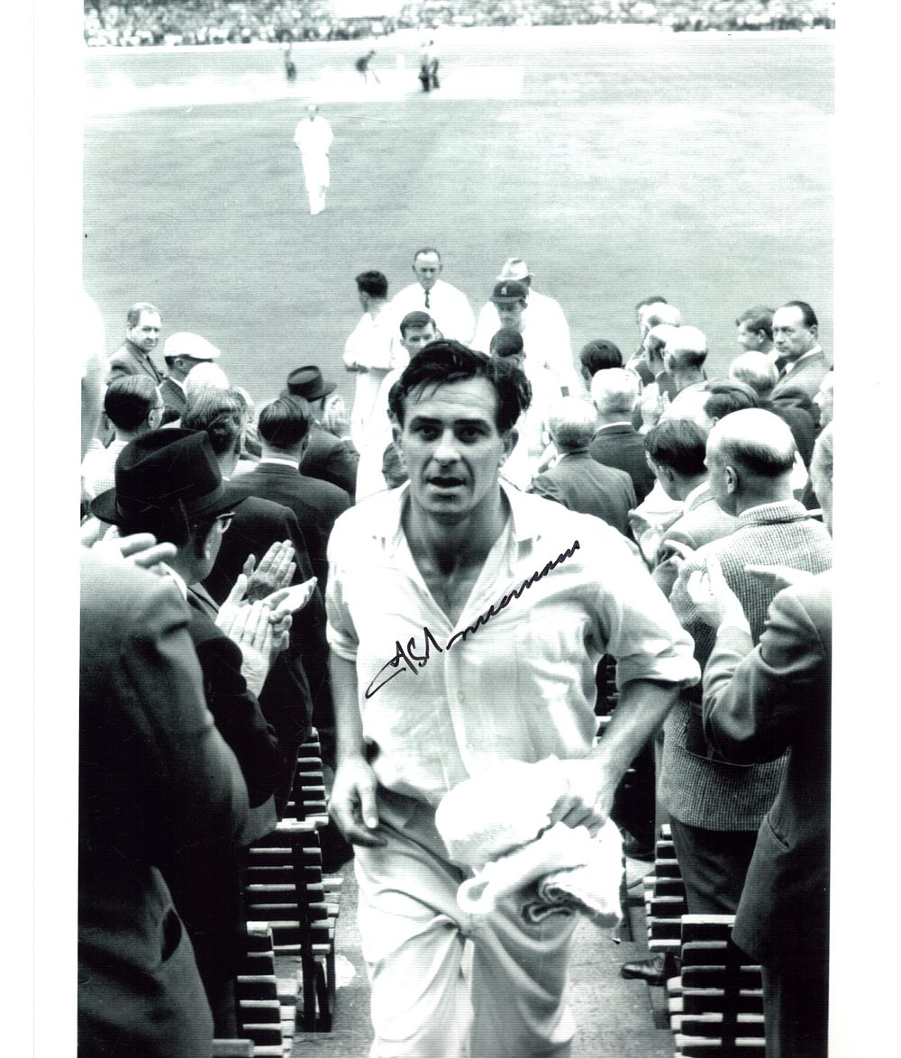 Lot 266: Fred Trueman signed 10x8inch black and white photo.